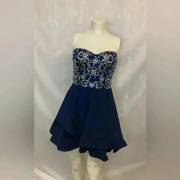 B.‎ Darlin formal dress - Picture 1 of 3